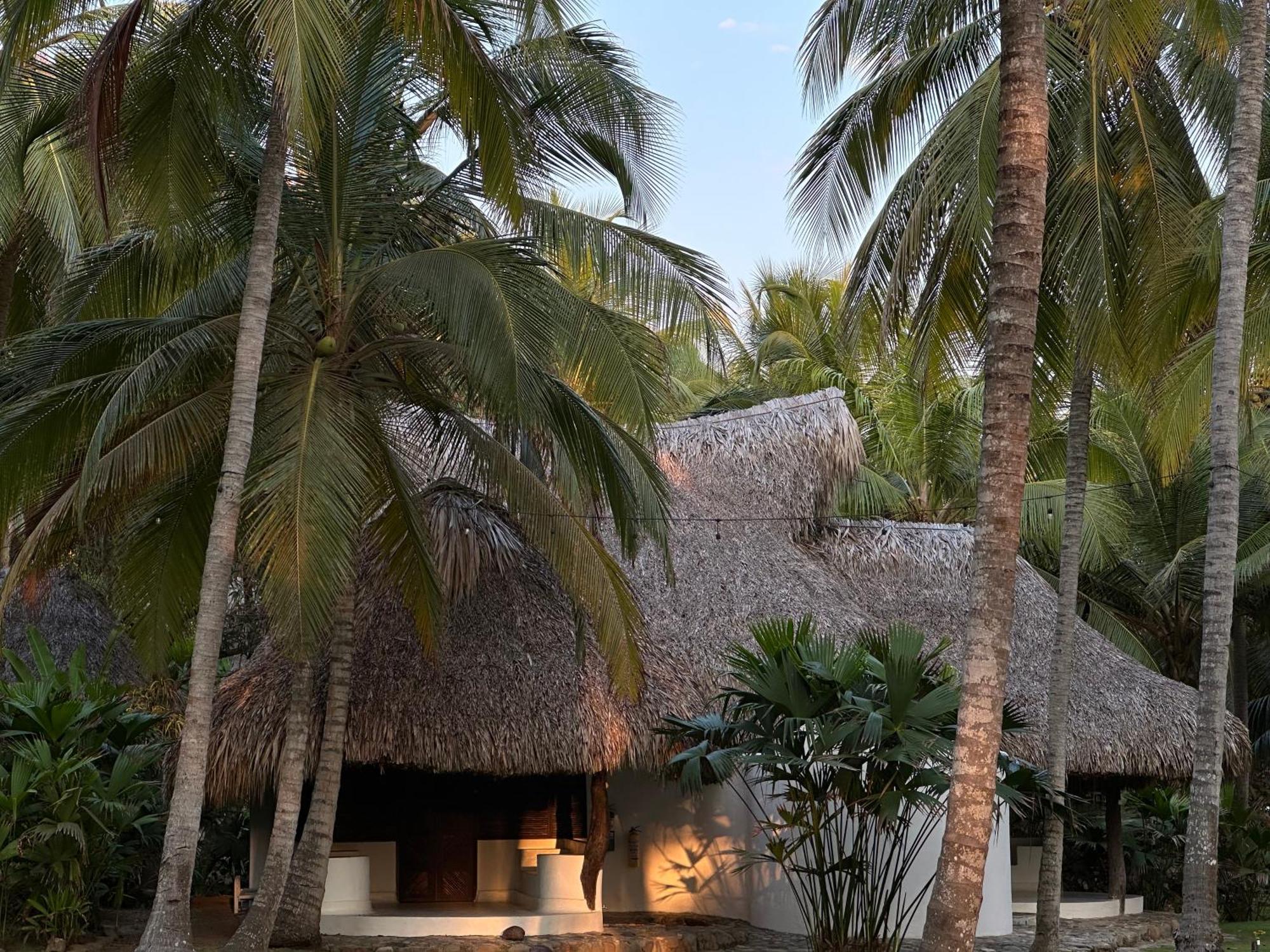 Hotel Casalina Palomino Exteriör bild
